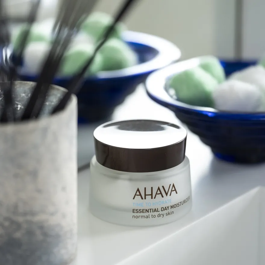 Ahava Essential Day Moisturizer Pelle Normale E Secca 50ml