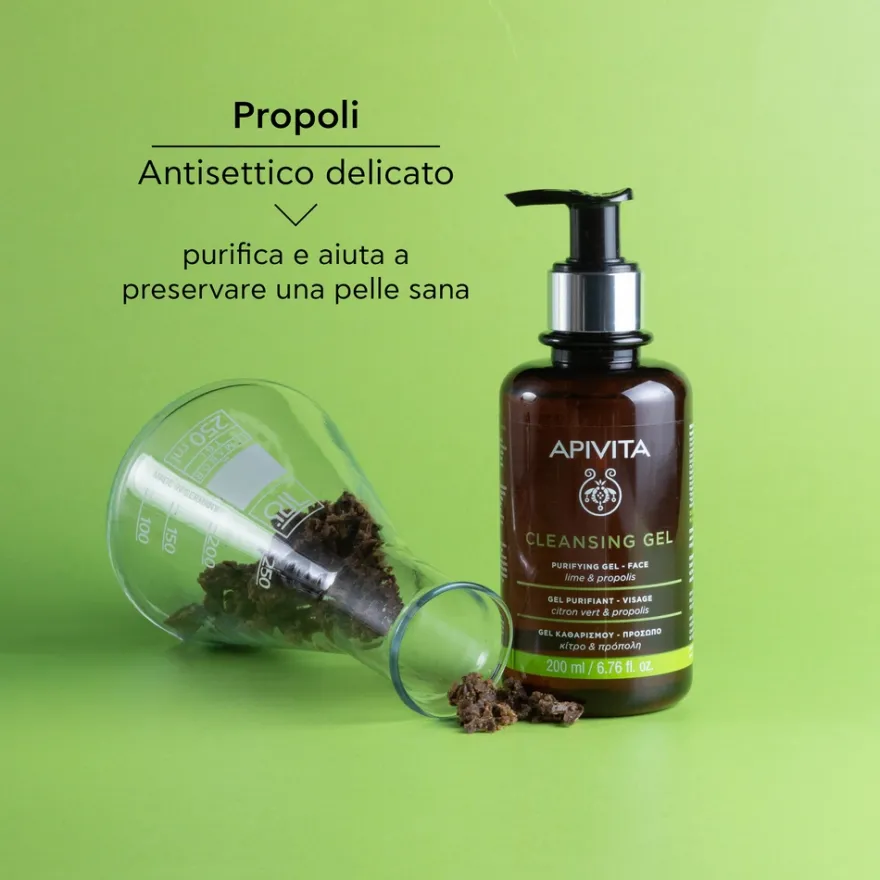 Apivita Gel Detergente Delicato Purificante Viso Con Lime E Propoli Per Pelle Grassa 200ml