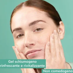 Apivita Just Bee Clear Gel Detergente Viso Purificante Per Pelle Grassa Acne Imperfezioni 200ml