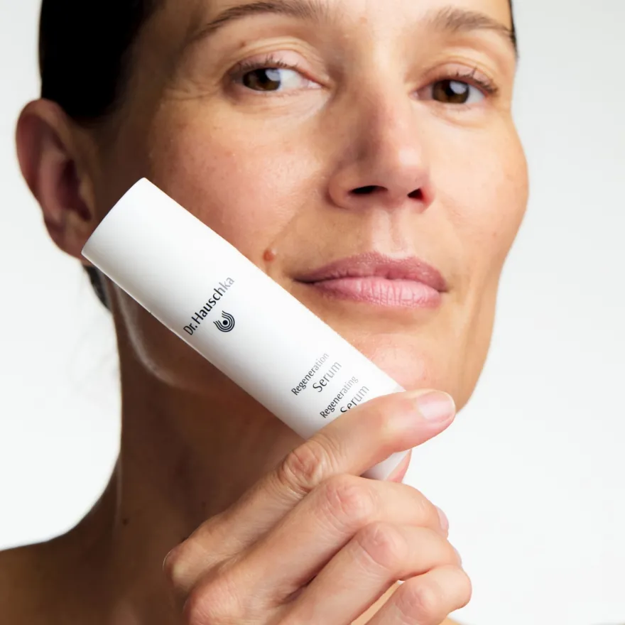 Dr Hauschka Siero Rigenerante Giorno Notte 30ml