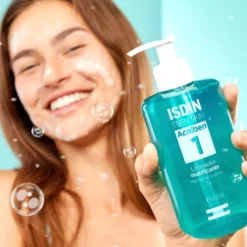 Isdin Acniben Mattifying Cleanser Detergente Gel Per La Detersione Della Pelle Grassa E/o Con Tendenza Acneica Di Viso E Corpo, Senza Seccare 400ml